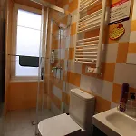 Goodhouse בית הארחה